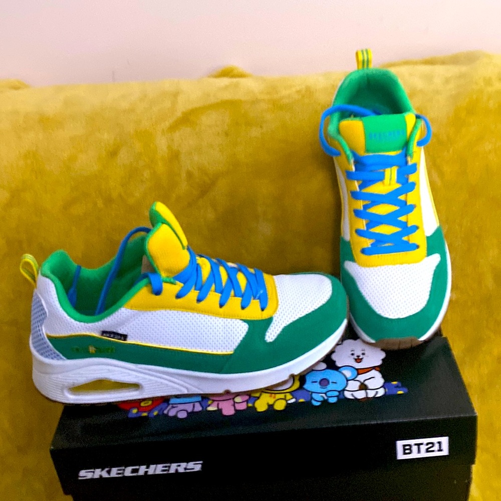 Sketchers Casual Sneakers. Size 10 with wedge heels. Super cute!!!